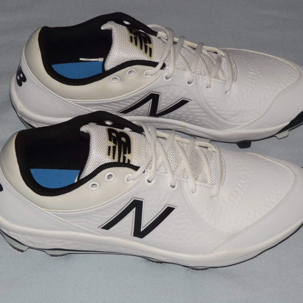 New Balance Men's 3000 V5 Molded Baseball Shoe